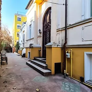Hostel 5 Stars High Bucharest